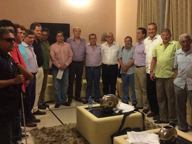 Instantes de la reunión final en que los equipos negociadores del Gobierno y las Farc terminaron la agenda. Foto: Colprensa