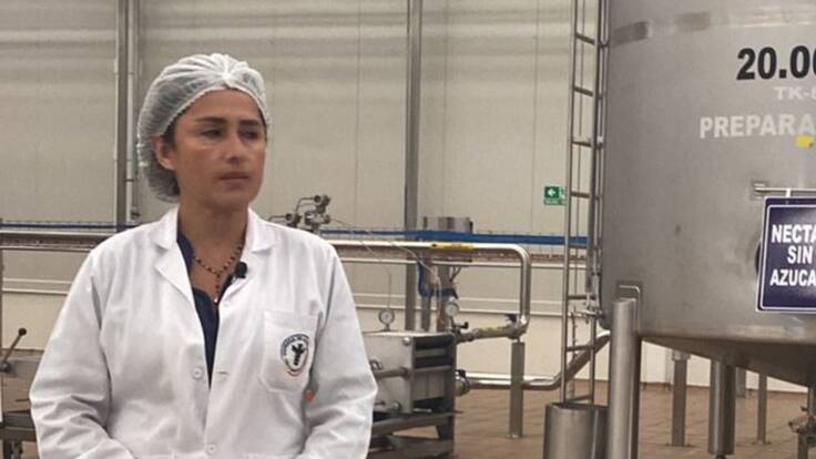 Así es la primera maestra aguardientera y ronera de Colombia: 24 años de experiencia