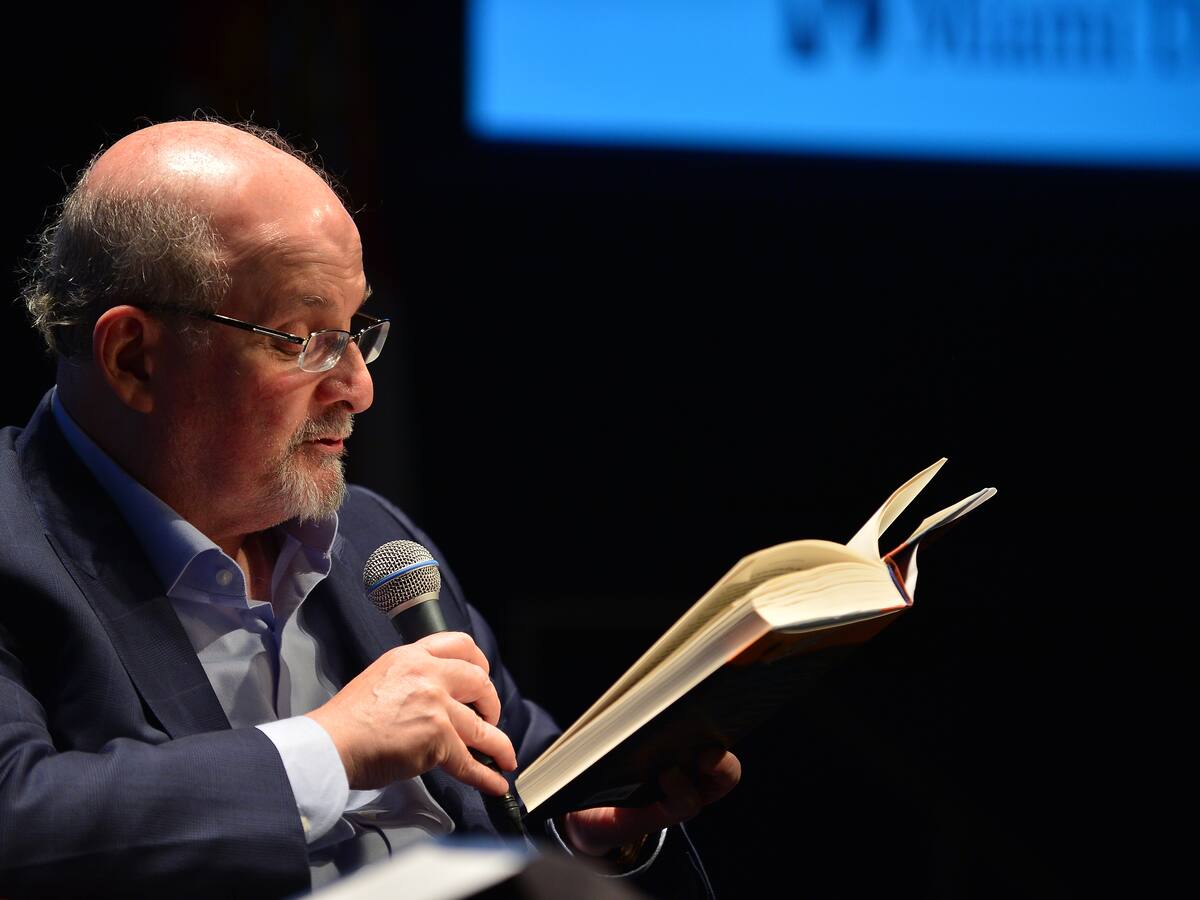 Atacante de Rushdie “sorprendido” de que el escritor haya sobrevivido