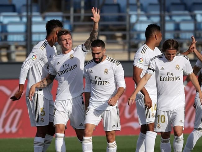 Aunque James Rodríguez estaba convocado como suplente, no entró a la cancha tras los cinco cambios realizados por el Real Madrid. Foto: Getty Images