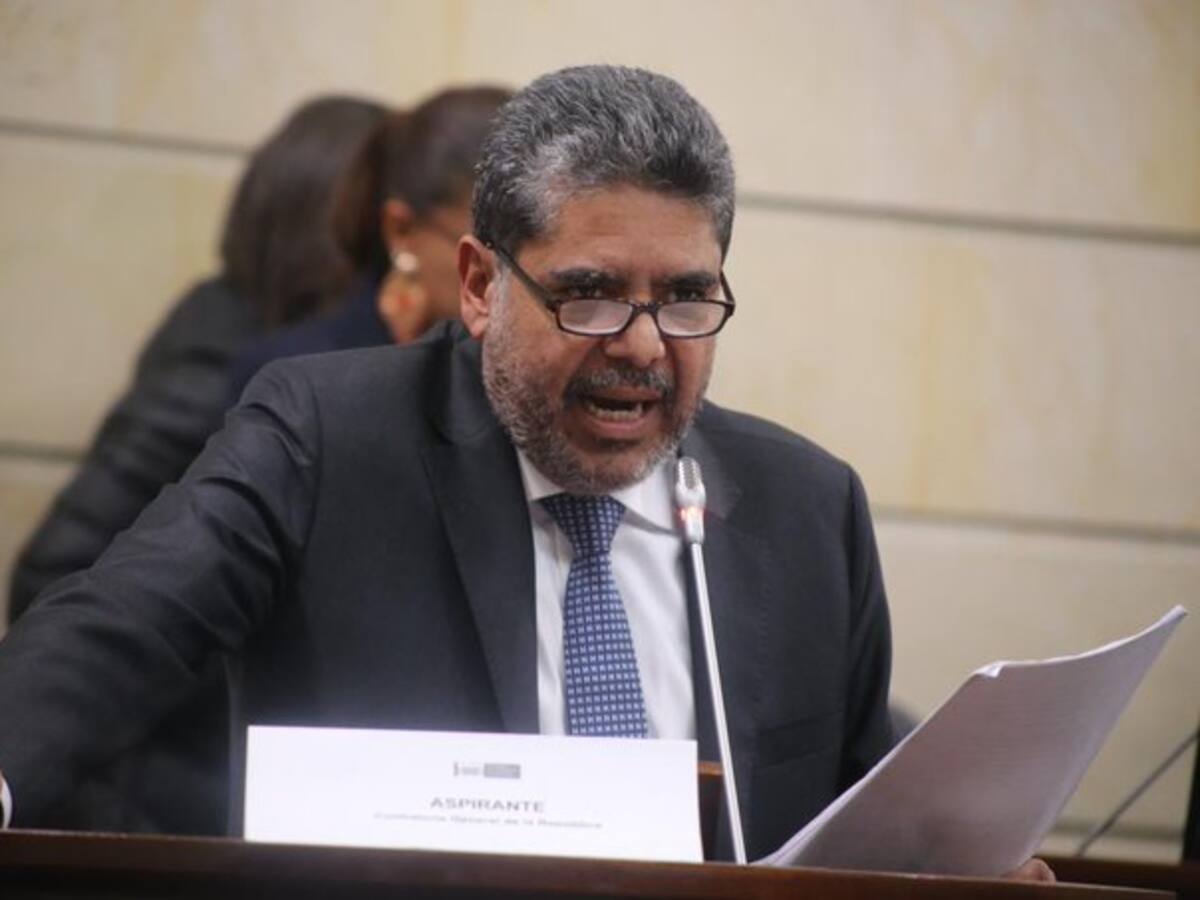 ¿Quién es el contralor Carlos Hernán Rodríguez?