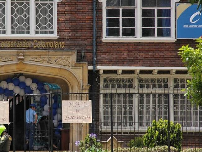 La W anticipó que al interior del Partido Conservador se estaba gestando un intento de golpe de estado contra Hernán Andrade. Foto: Colprensa