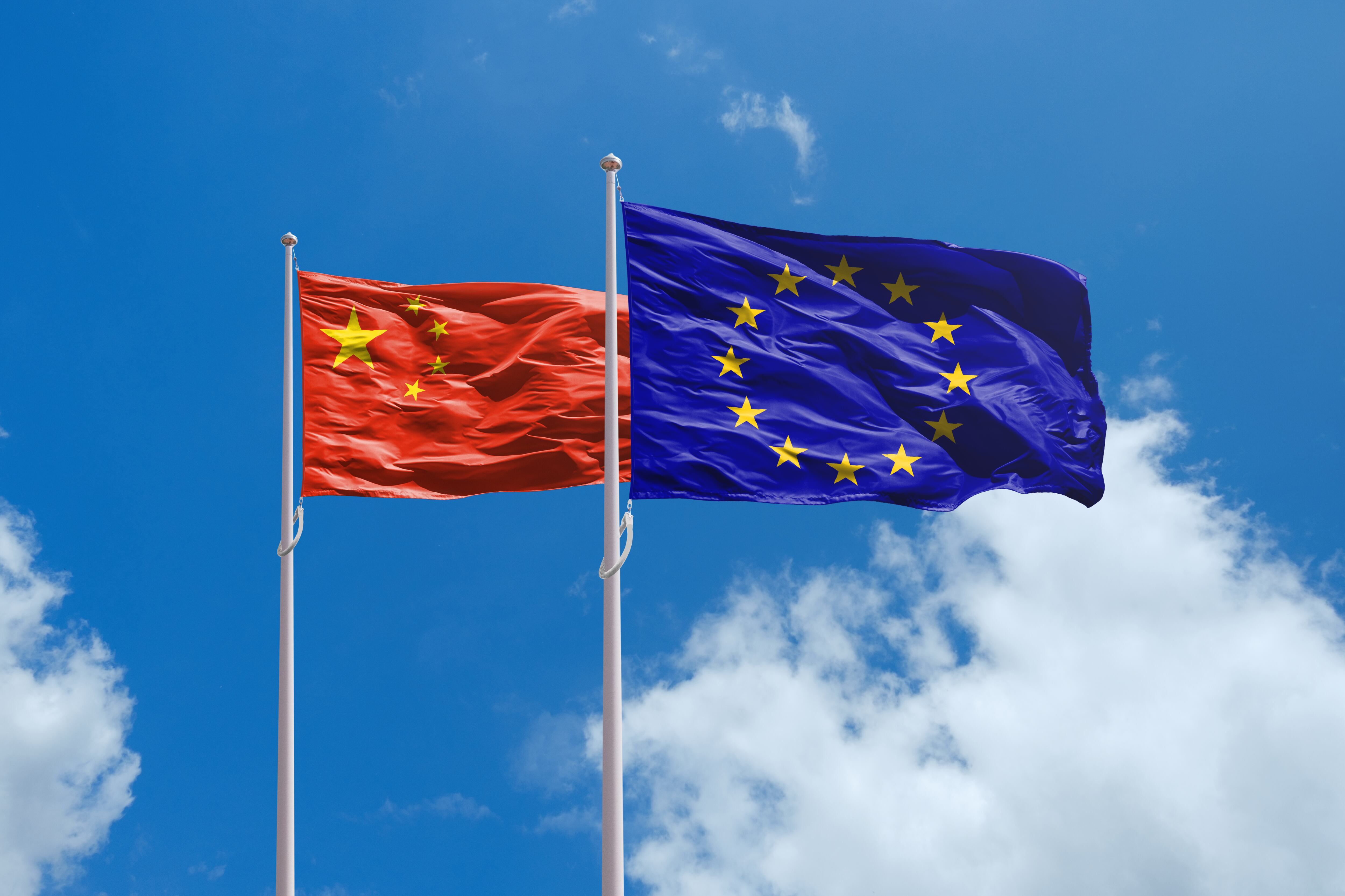 Banderas de UE y China,. Foto: Getty Images. 