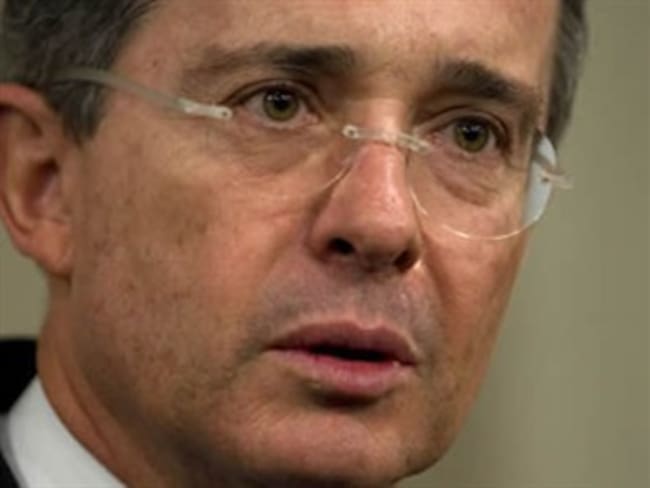 &#039;Vargas Lleras es un ambicioso que no tiene límites morales&#039;: Uribe