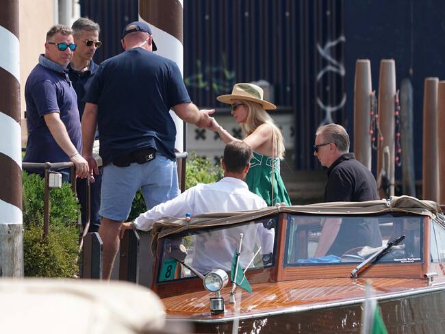 Venice (Italy), 25/06/2025.- Ivanka Trump (C), daughter of US President Trump, arrives at the St.Regis Hotel ahead of the wedding of Amazon founder Jeff Bezos in Venice, Italy, 25 June 2025. (Italia, Venecia) EFE/EPA/ANDREA MEROLA