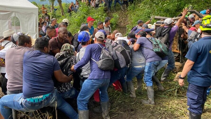 Mineros atrapados en Neira, Caldas. Foto: Cortesía Mario Escobar