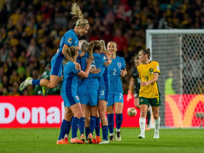 Inglaterra femenina tras ganar su partido de semifinales contra Australia en el Mundial femenino 2023. Foto: Andy Cheung/Getty Images.