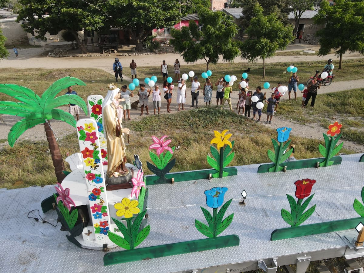 Transportadores recorren vía férrea en el Día de la Virgen del Carmen en Magdalena y Cesar