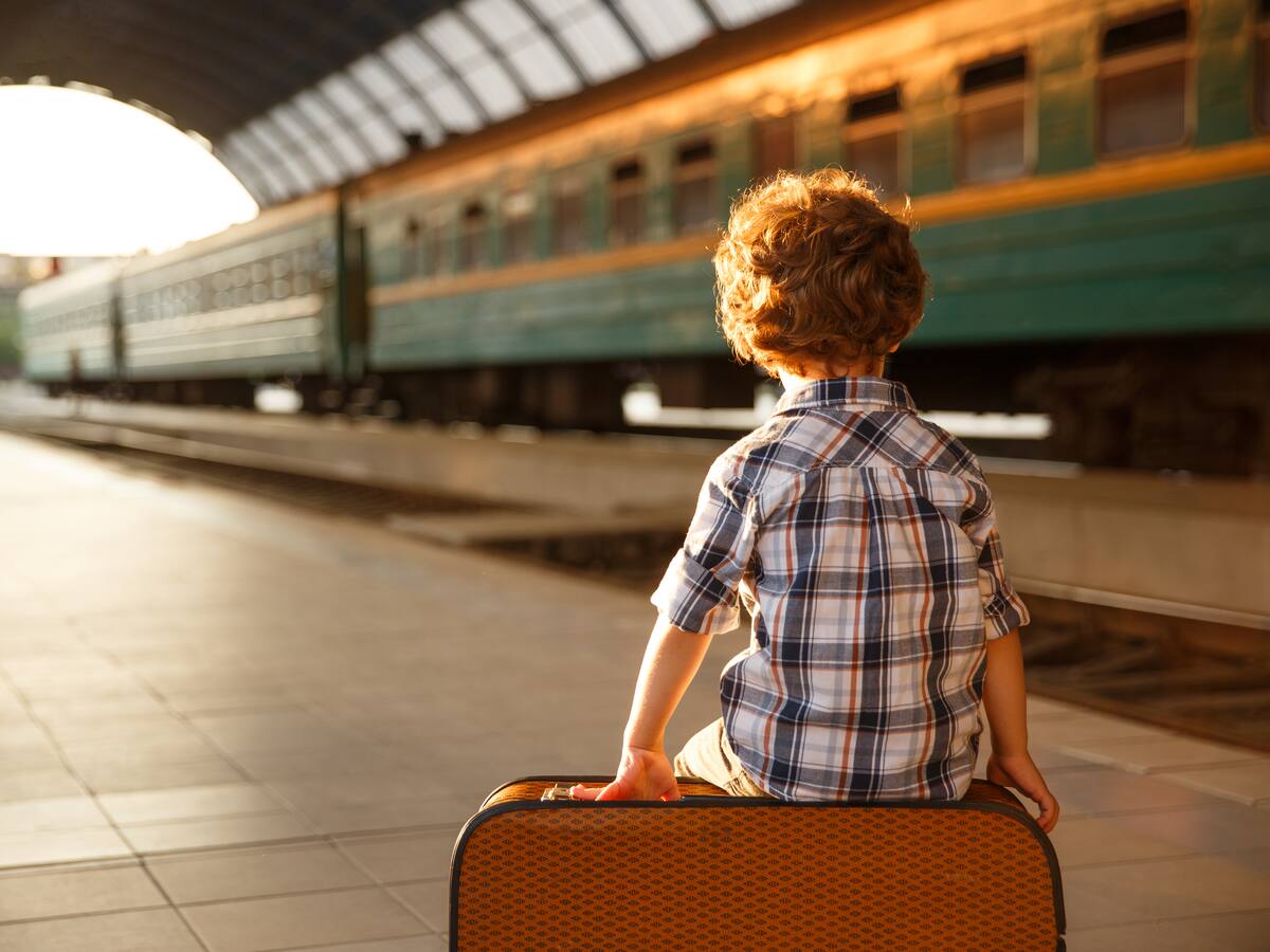 ¿Cuál es el correcto proceso para migrar con niños y ayudarlos en la adaptación al cambio?