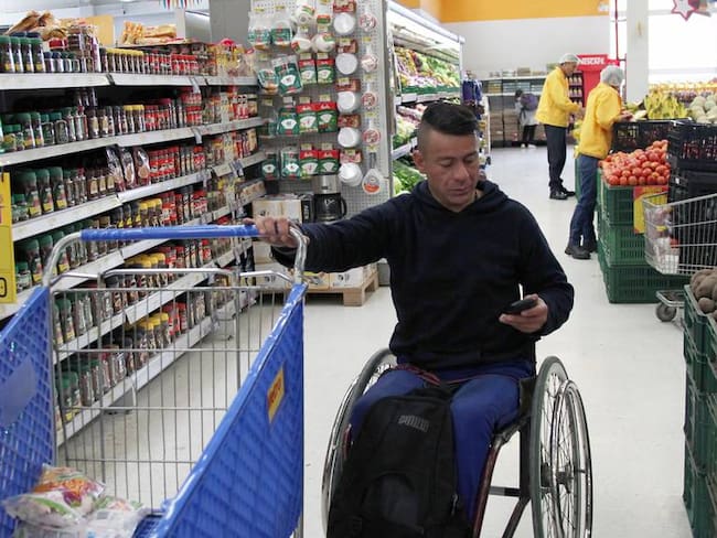 Bono alimenticio para personas discapacitadas. Foto: Secretaría de Integración Social de Bogotá.