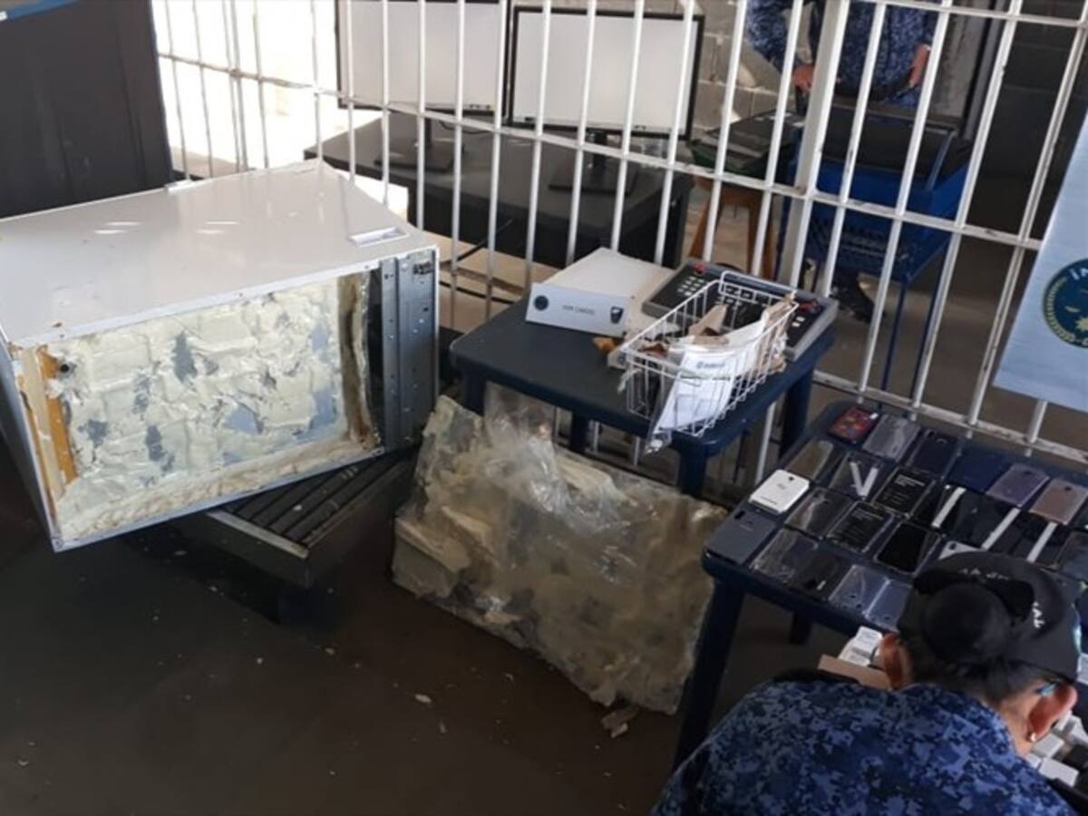 Contratistas intentaron ingresar más de 50 celulares a la cárcel de Cómbita, Boyacá