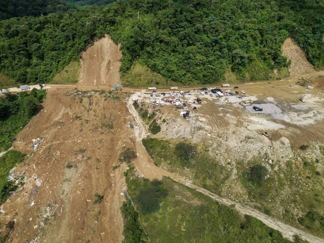 Deslizamiento de tierra en la vía Quibdó - Medellín. Foto: EFE/ Gobernación del Chocó