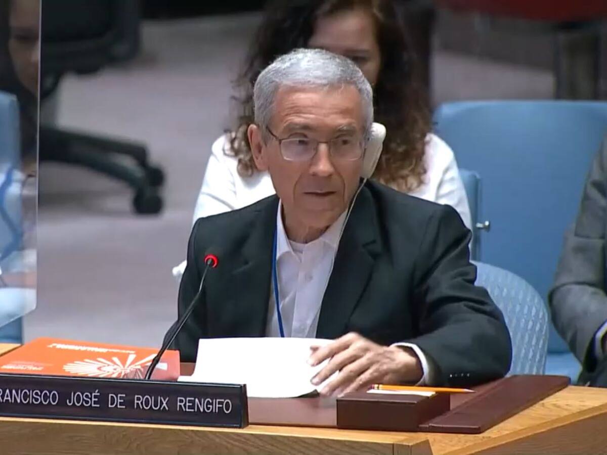 Padre de Roux pidió que Colombia no reciba apoyo internacional para la “guerra”