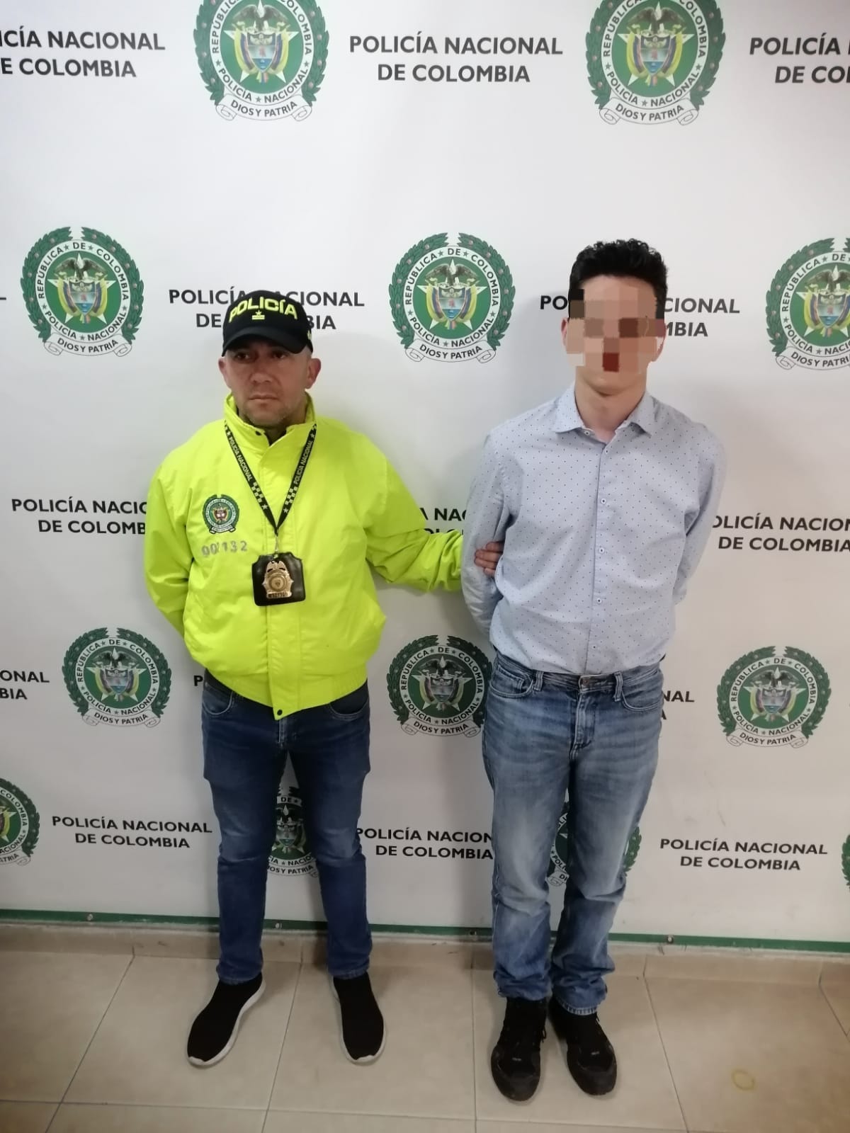 Captura de un profesor por el delito de acceso carnal abusivo con menor de 14 años. Foto: Policía Nacional