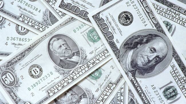 Dólar completó tres días consecutivos cerrando al alza. Foto: Getty Images