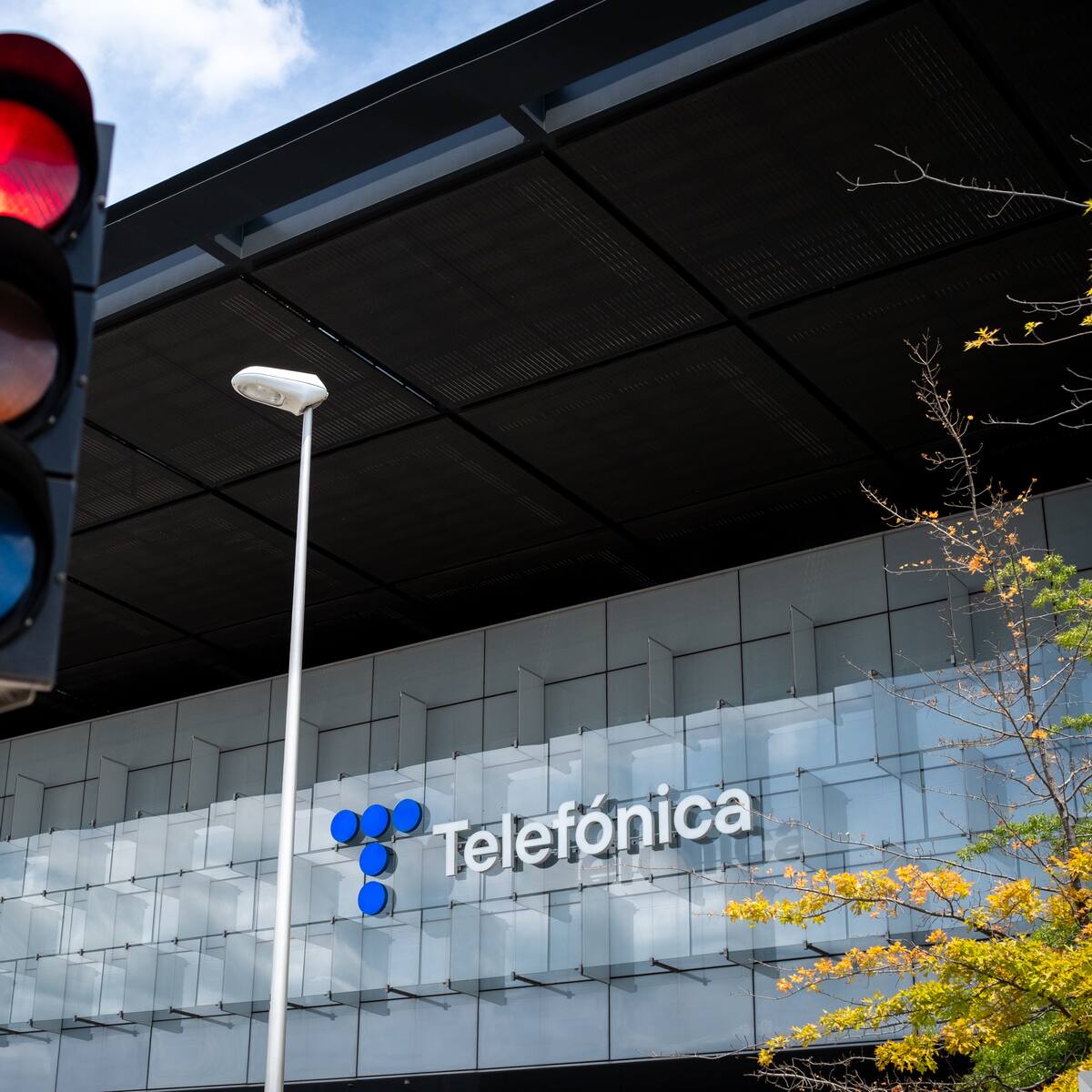 Telefónica anunció plan validado por los sindicatos para suprimir 5.500 empleos en España