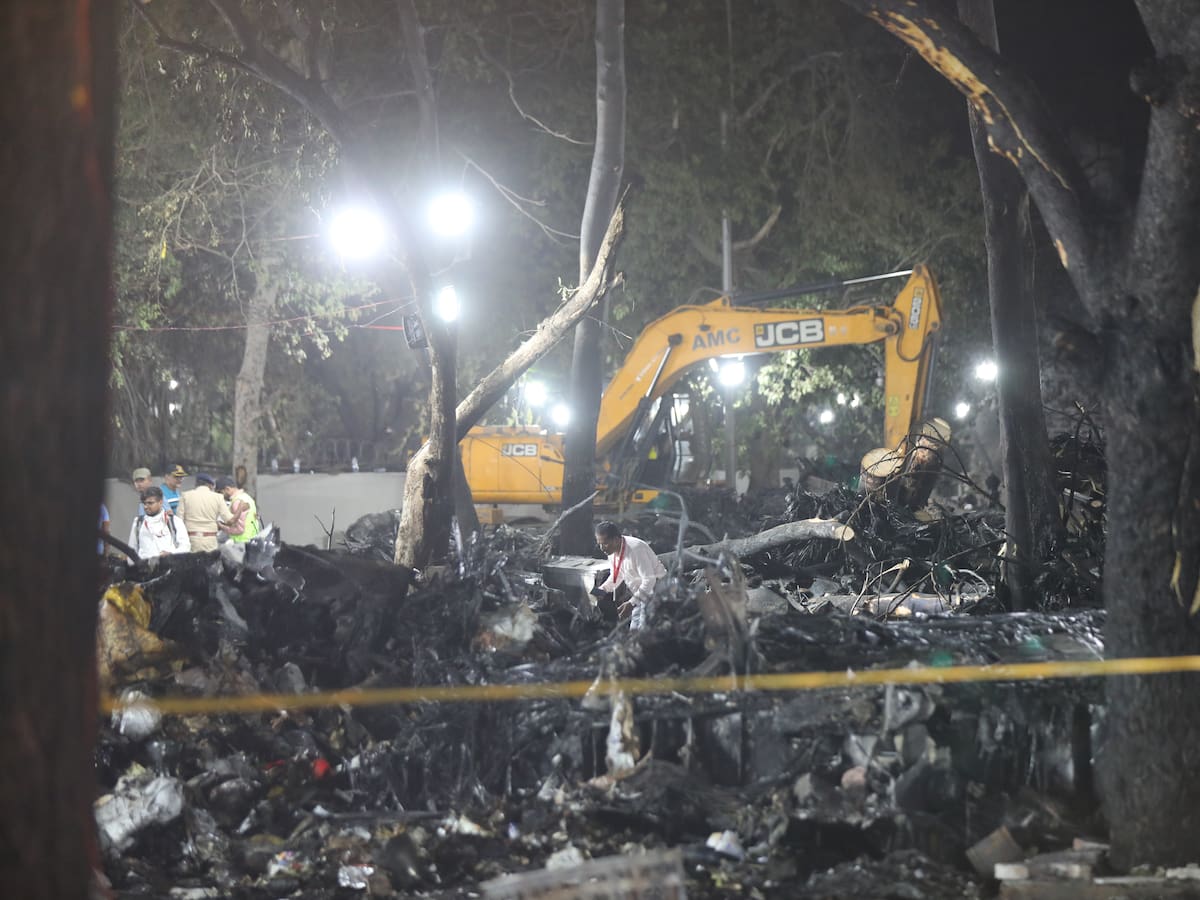 “No tengo ni idea de cómo salí de ese avión”: único superviviente del accidente aéreo en India