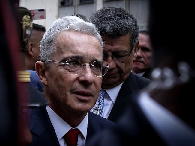 Miguel Ceballos reveló que durante este Gobierno el expresidente Álvaro Uribe ha hecho contactos con algunos miembros del ELN. Foto: Colprensa / DIEGO PINEDA