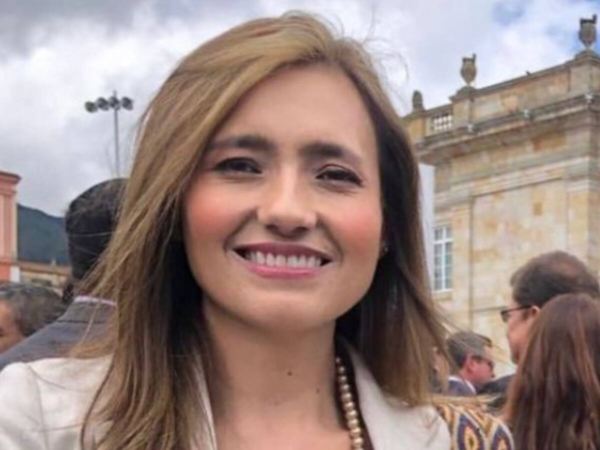 Ministra TIC renuncia a empresa que tiene demandada a la Nación