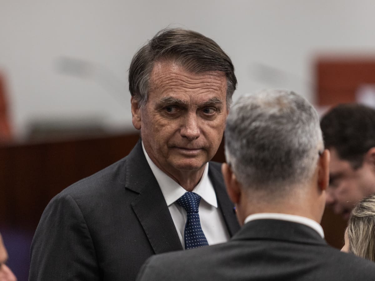 Bolsonaro decidía objetivos de presunta red de espionaje ilegal, según la policía de Brasil