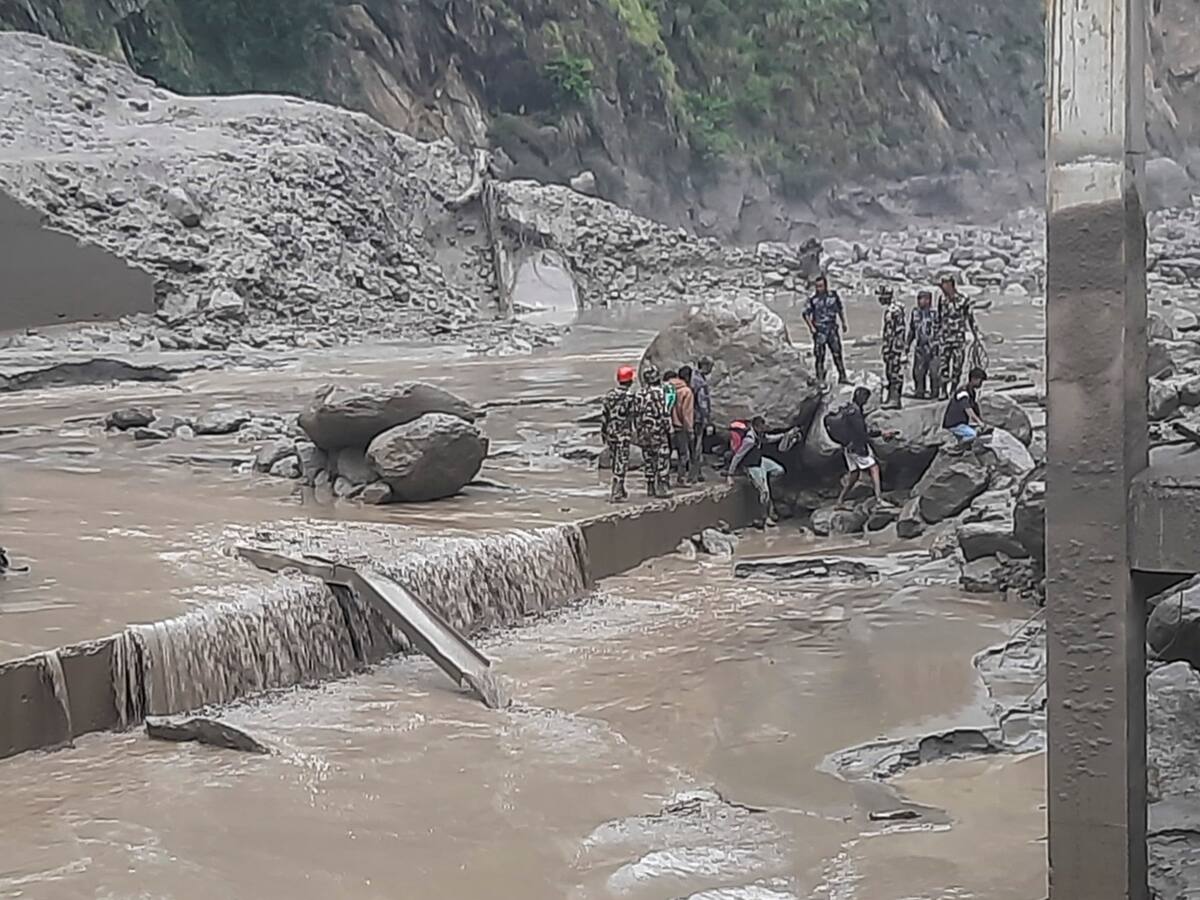 Reportan al menos 18 desaparecidos, entre ellos seis ciudadanos chinos, por una inundación en Nepal