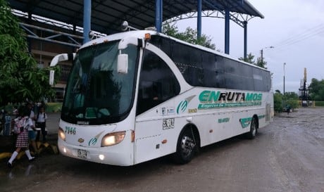 Cerca de mil estudiantes de Puerto Boyacá se quedaron sin transporte escolar por la falta de la realización del convenio con el municipio. / Foto: Suministrada.
