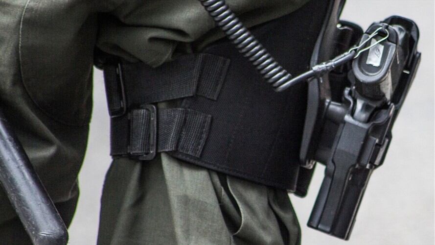 Imagen de referencia de un uniformado de la Policía. Foto: Daniel Garzn Herazo / EyeEm