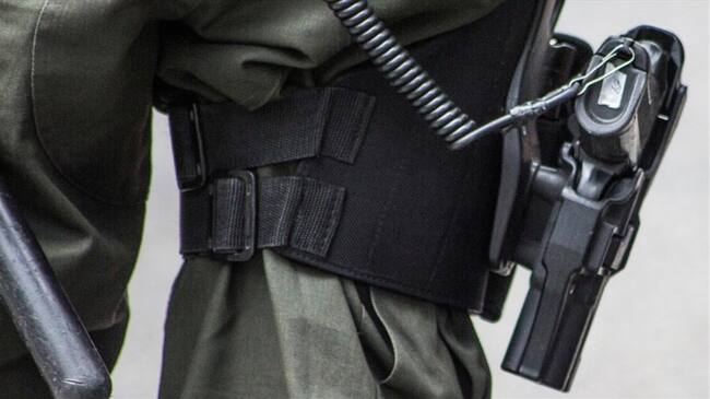 Imagen de referencia de un uniformado de la Policía. Foto: Daniel Garzn Herazo / EyeEm