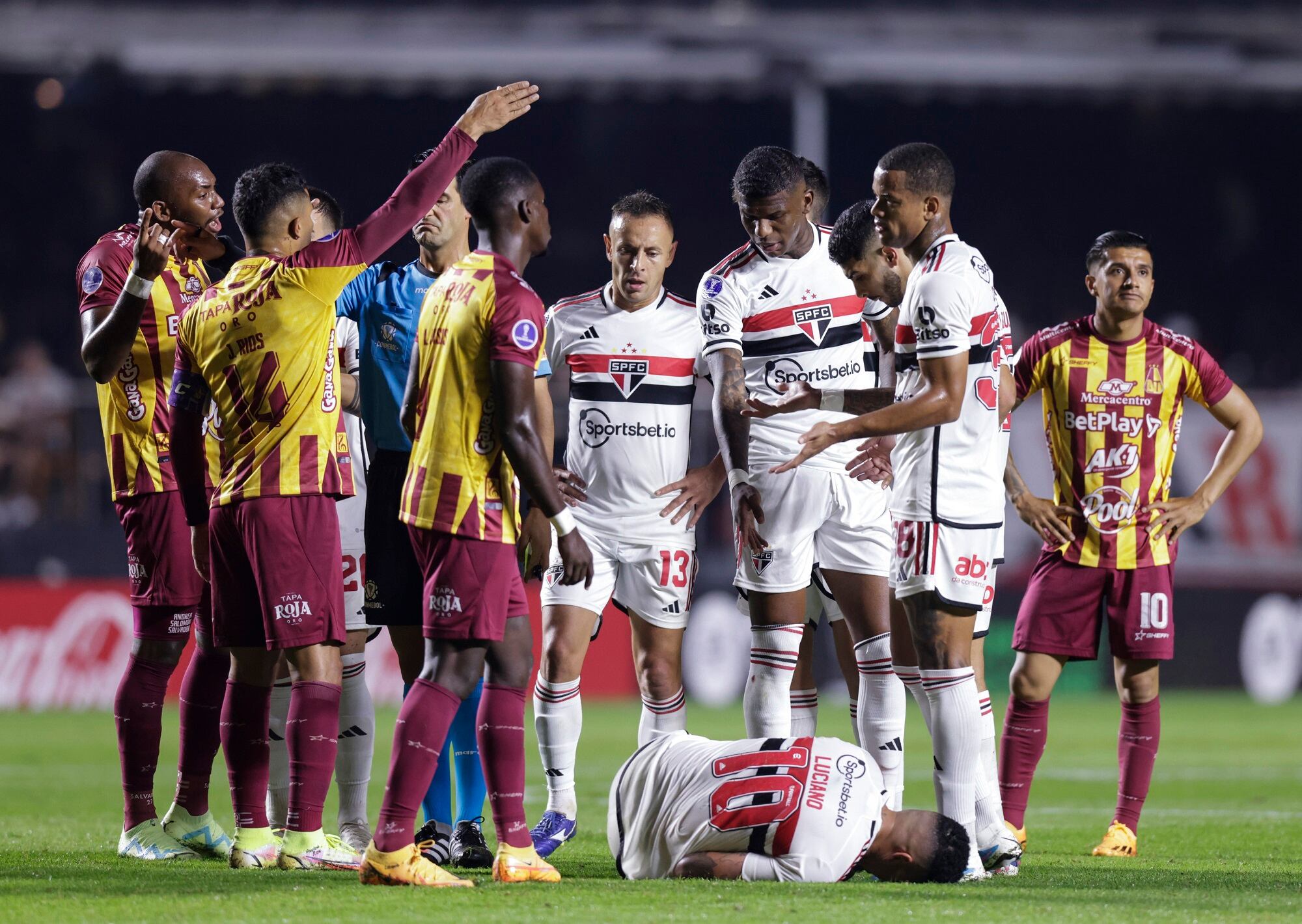 Sao Paulo vs. Deportes Tolima. (Photo by Alexandre Schneider/Getty Images)