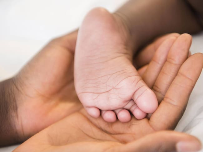 Imagen de referencia de bebé. Foto: Getty Images. / JGI/Jamie Grill/Blend Images