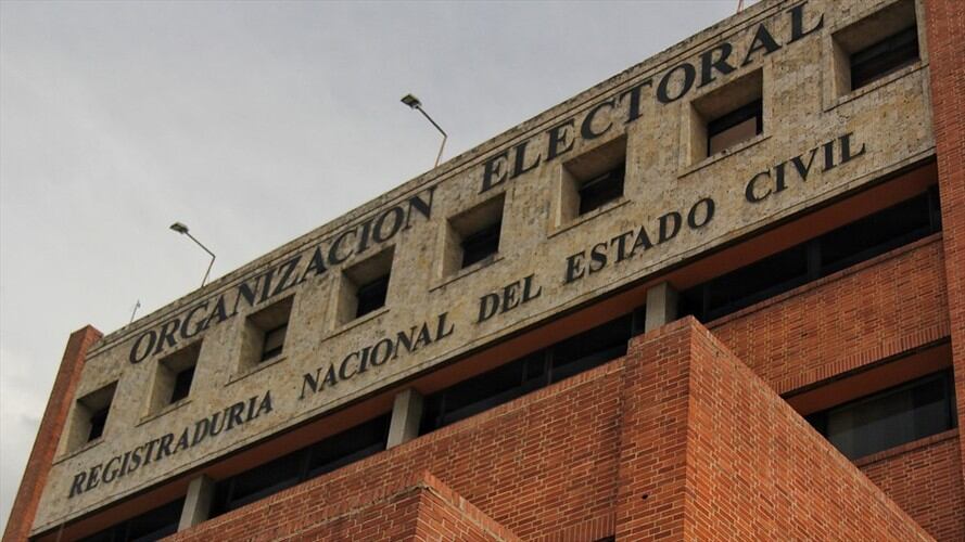 Vega explicó que las pruebas piloto con miras a cambiar el sistema de votación en el país empezarán este mismo año. Foto: Colprensa