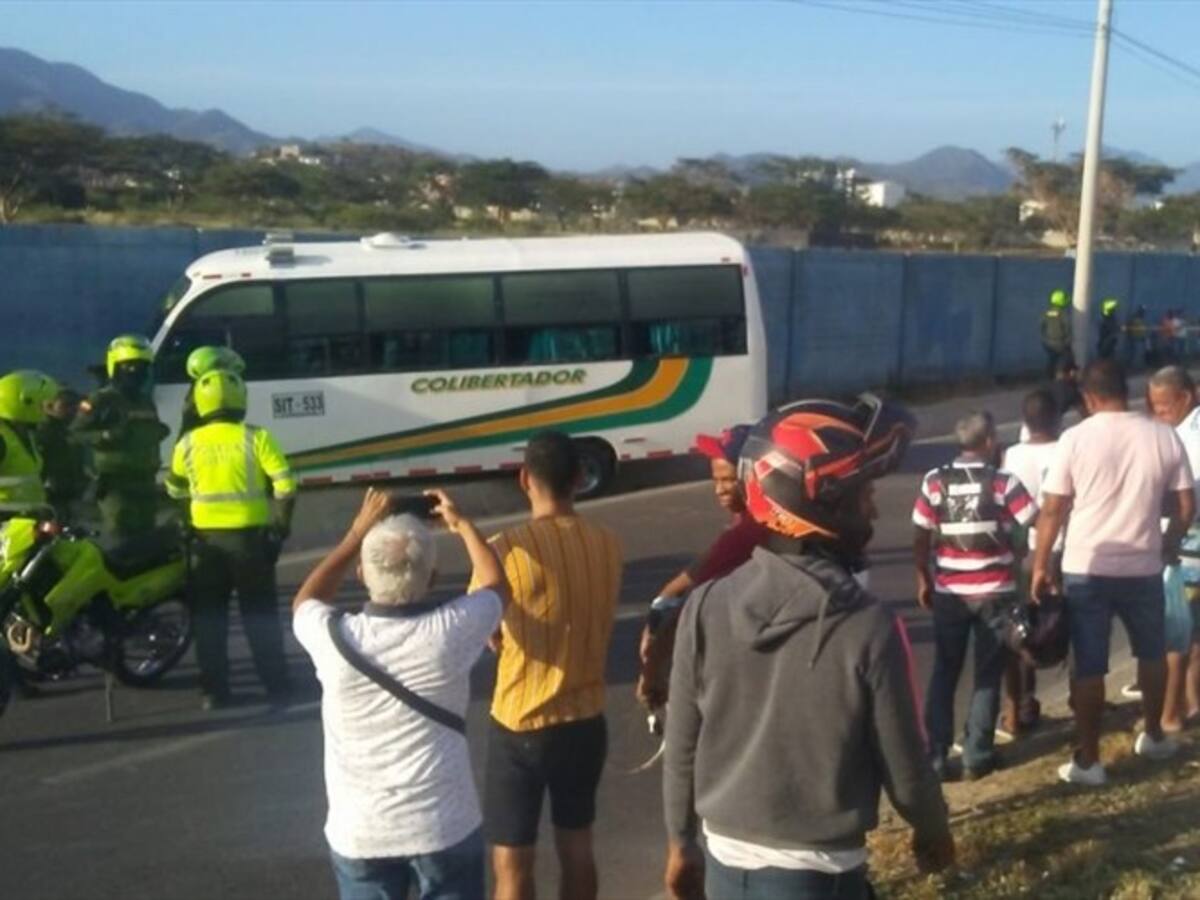 Ataque sicarial en bus dejó dos personas muertas en Santa Marta