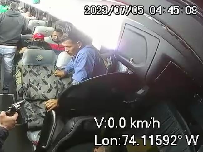Atraco masivo a bus intermunicipal en Bogotá, Foto: Captura de pantalla de video suministrado.