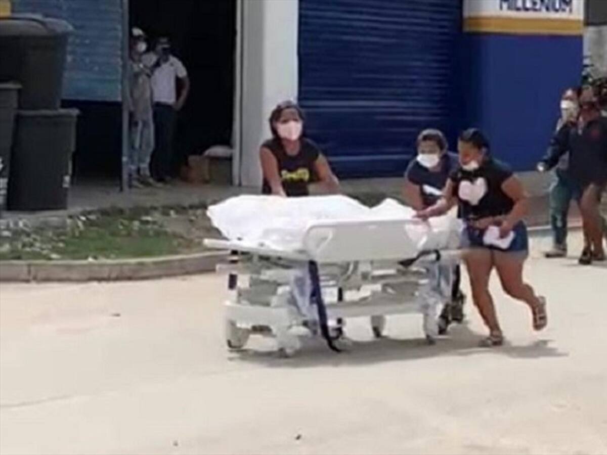 Sacan a la fuerza el cadáver de un paciente sospechoso de COVID-19 en el Magdalena