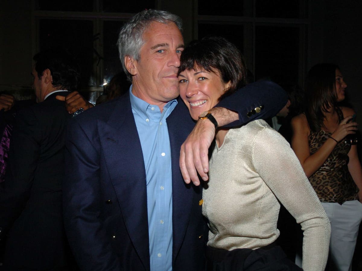 Ghislaine Maxwell, exnovia de Jeffrey Epstein, es declarada culpable de delitos sexuales en EE.UU.