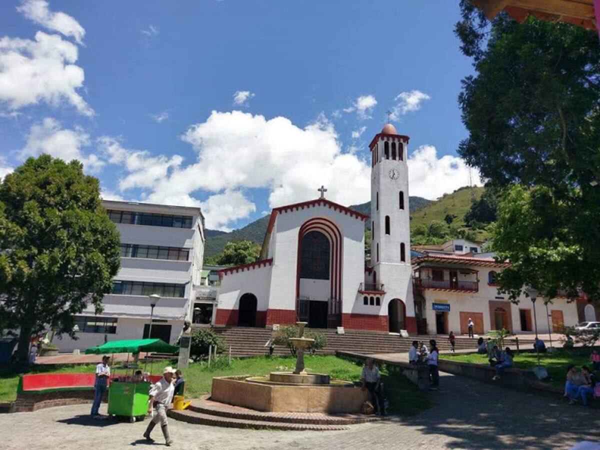 Denuncian presunta participación política de funcionarios en Caldas