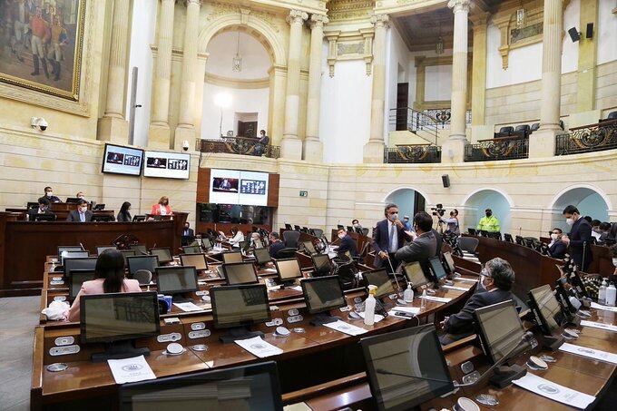Desde la Alianza Verde y el Partido Comunes advierten que la iniciativa criminaliza la protesta social. Foto: Colprensa
