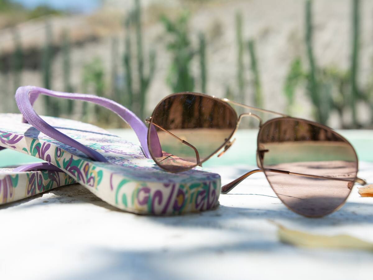 ¿Por qué a algunas sandalias se les llama ‘chanclas’? Historia del término popular