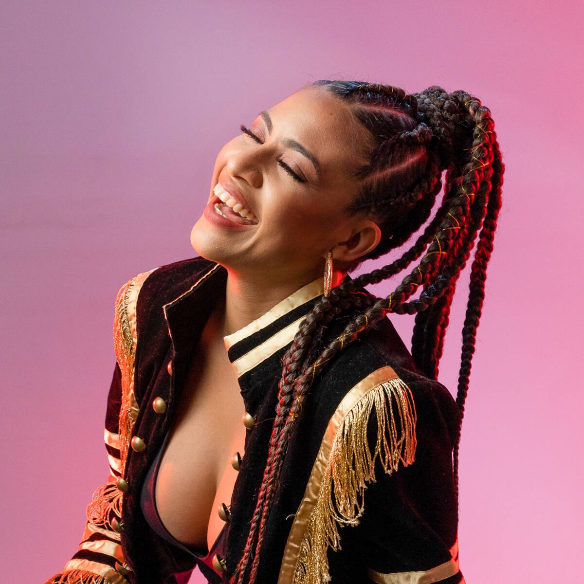 Contrarreloj | Cumbia Queen, cantautora barranquillera que le da otro sabor a la cumbia