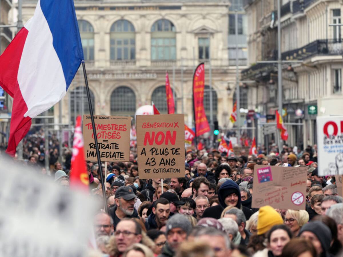 Sindicatos amenazaron con “paralizar” Francia en marzo por la reforma pensional