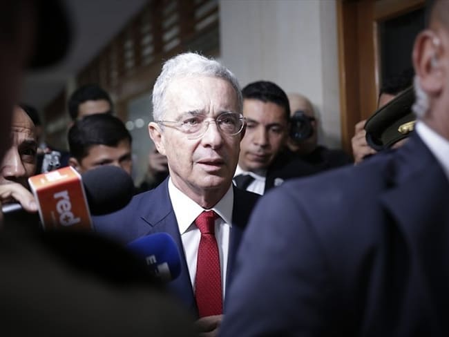 Propuesta de amnistía hecha por Uribe desata debate en el Congreso