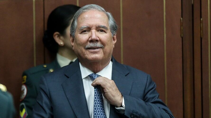 Es importante la fumigación aérea para no arriesgar la vida de los policías: MinDefensa. Foto: Colprensa