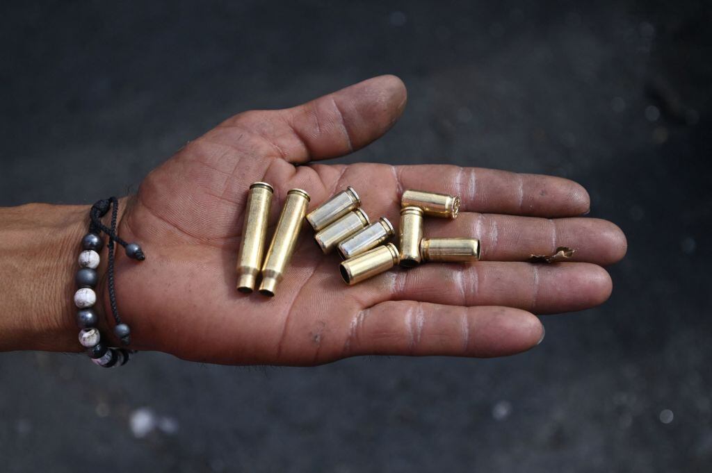 Cuatro personas fueron asesinadas al interior de una vivienda. Las autoridades investigan hipótesis de ajuste de cuestas por microtráfico.