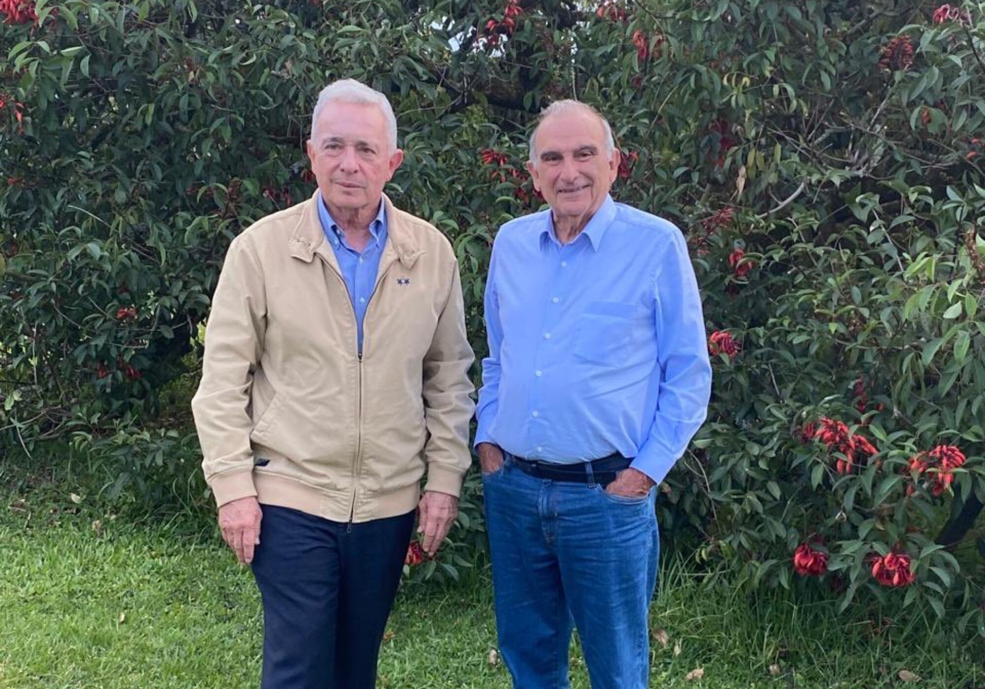 Álvaro Uribe y Humberto de la Calle