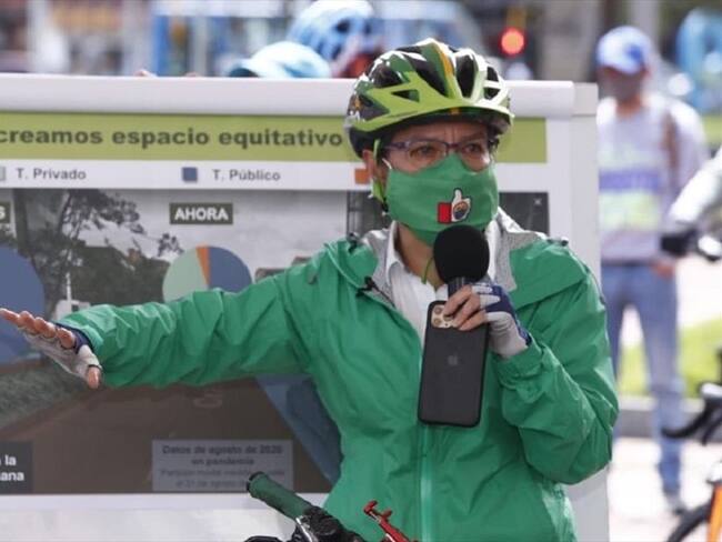 Alcaldesa de Bogotá durante la presentación de los avances de la ciclorruta por la Séptima. Foto: Twitter: @ClaudiaLopez