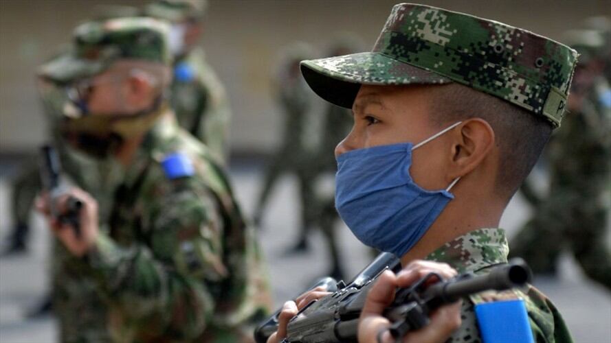 El ministro Carlos Holmes Trujillo indicó que rechaza cualquier especulación entorno a que sea una política de las fuerzas militares.. Foto: Getty Images