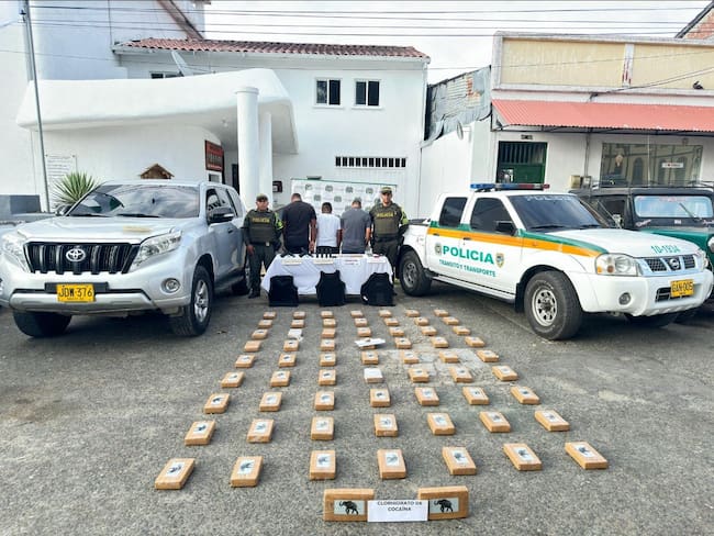 Cargamento cocaína en camioneta de la UNP. Foto: Policía Nacional