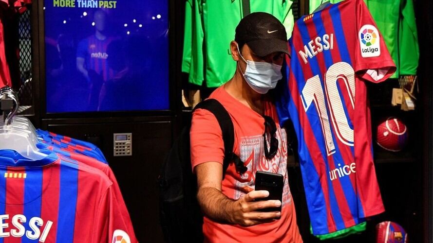 Rebajas en la camiseta de Messi tanto en las tiendas físicas como en las virtuales.. Foto: Getty Images