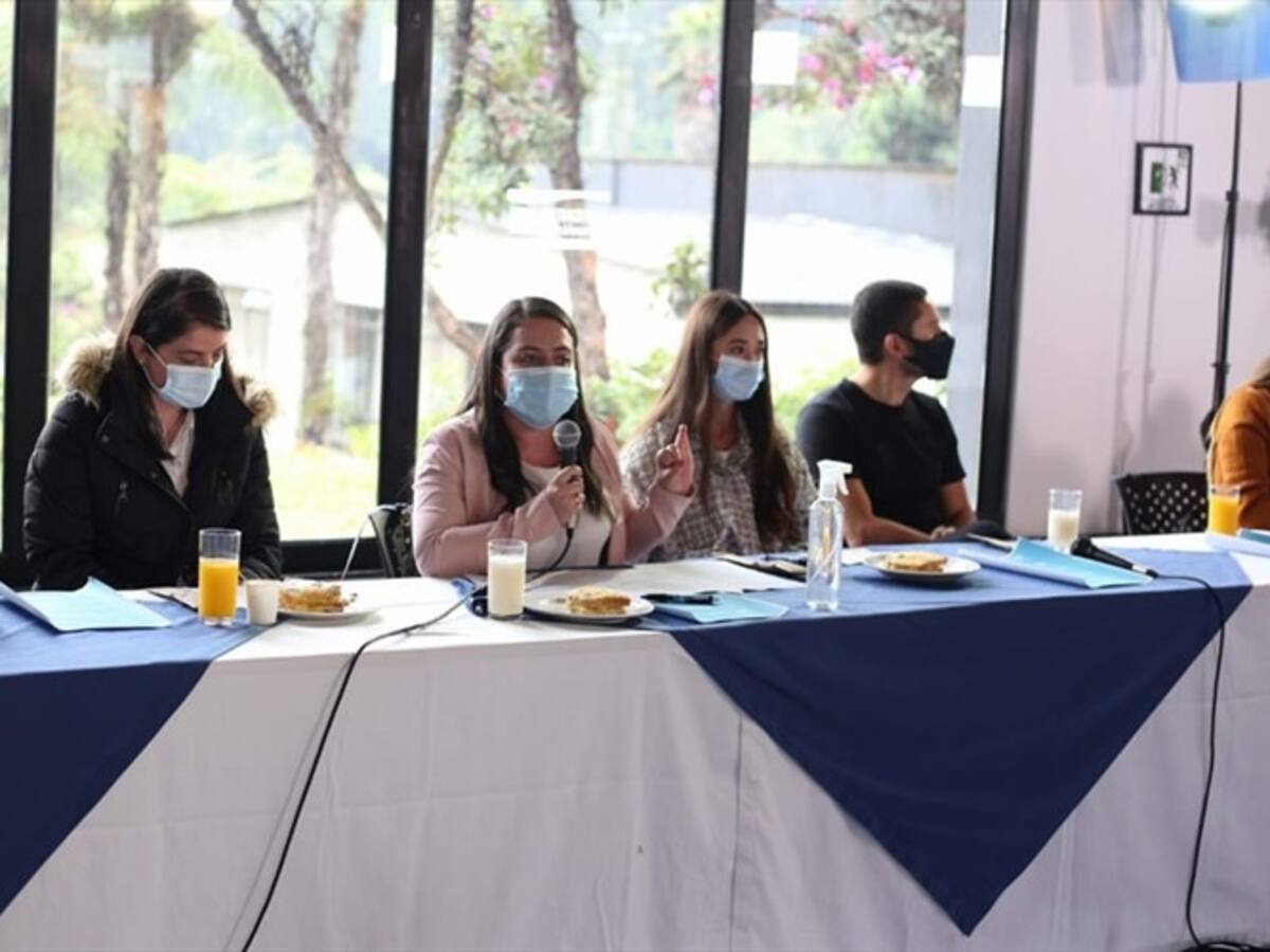 Jóvenes que contraten con la Gobernación de Caldas no deberán pagar estampillas