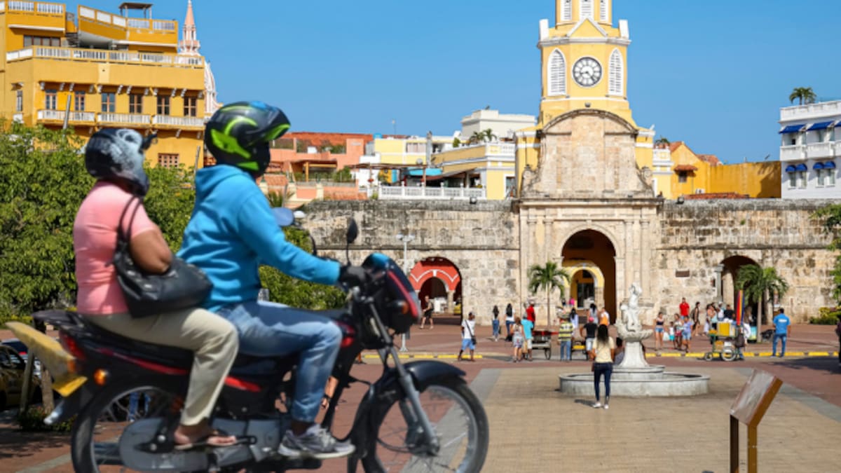 Se mantiene la restricción de parrillero hombre en moto en 10 barrios de Cartagena